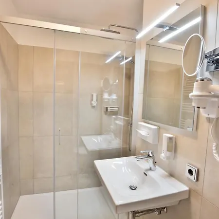 Hotel Deeke's Quellenhof Lubbecke